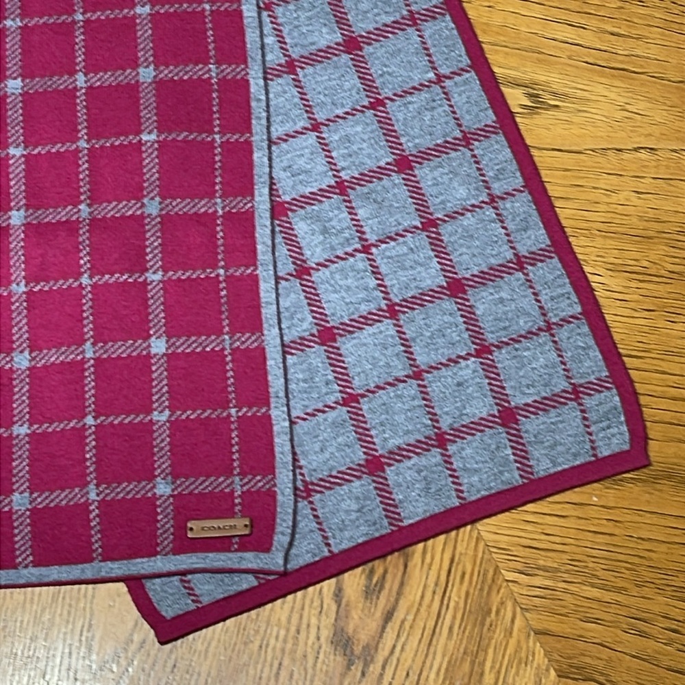 NWOT COACH REVERSIBLE TATTERSALL KNIT SCARF - Picture 2 of 8